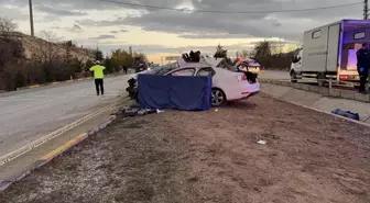 Burdur'da Tırla Çarpışan Otomobilin Sürücüsü Hayatını Kaybetti