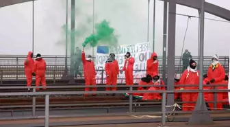 Hamburg Limanı Filistin Yanlısı Göstericiler Tarafından Kapandı