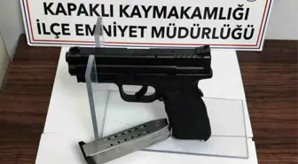 Kapaklı'da Aranan Şahıs Yakalandı, Ruhsatsız Silah Ele Geçirildi