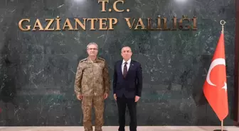 Kara Kuvvetleri Komutanı Metin Tokel, Gaziantep Valisi Kemal Çeber'i Ziyaret Etti