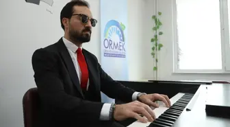 Görme Engelli Kemal Çoban, Piyano ile Yeni Bir Dünyaya Adım Attı