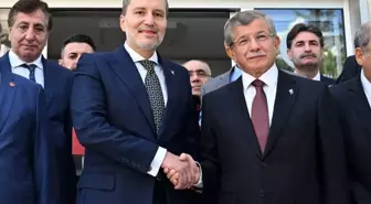 Siyaset kulislerini sarsacak haber! İki parti birleşmek için görüşmelere başladı