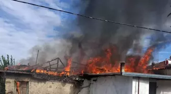 Aydın'da Yangın: Üç Ev Hasar Gördü