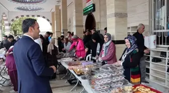 Finike'de Gazze ve Filistin İçin Hayır Çarşısı Etkinliği Düzenlendi