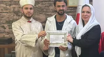 İsveçli Sara Madelen Engman İslamiyet'i Seçti