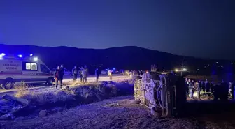 Kahramanmaraş'ta İnşaat İşçisi Minibüsü Şarampole Devrildi: 2 Ölü, 7 Yaralı