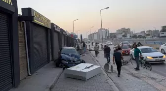 İskenderun'da Kaldırımda Yürüyen Çocuğa Otomobil Çarptı