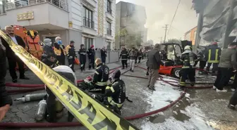 Kocaeli Dilovası'nda Depo Yangını Kontrol Altına Alındı