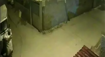 Adana'da Hırsızlık Anı Güvenlik Kameralarına Yansıdı