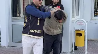 Antalya'da Bıçaklama Olayının Şüphelileri Adliyeye Sevk Edildi