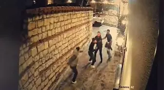 Düğün Hazırlığı Yapan Güvenlik Görevlisi Bıçaklanarak Öldürüldü