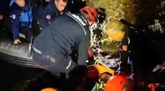 Antalya'da Falezlerden Düşen Şahıs Kurtarıldı