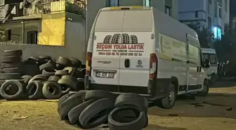 İzmir'de Panelvan Patladı: 2 Yaralı