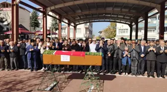 'UNESCO Yaşayan İnsan Hazinesi' ünvanlı davul ustası Adem Göçer, toprağa verildi