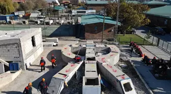 Van depremlerini yaşayan, 'asrın felaketi'nde can kurtaran akademisyenler, acı dolu günleri unutamıyor