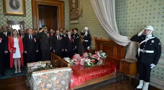 Atatürk, 87. ölüm yıldönümünde Dolmabahçe Sarayı'nda anıldı