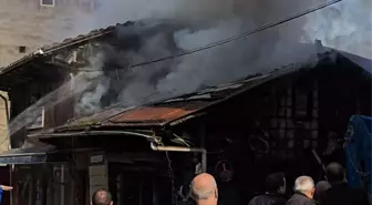 Trabzon Çaykara'da Atölyede Çıkan Yangın Kontrol Altına Alındı