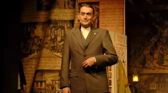 Edirne Devlet Tiyatrosu'ndan 'Rüstemoğlu Cemal'in Tuhaf Hikayesi'