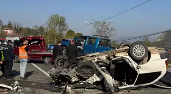 Ehliyetsiz Sürücüyle Kamyonet Çarpıştı: 1 Ölü, 2 Yaralı