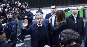 Nicolas Sarkozy Adli Kontrol Şartıyla Tahliye Edildi