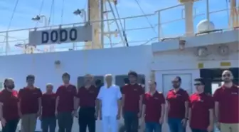 Mozambik Açıklarında Atatürk'e Saygı Duruşu