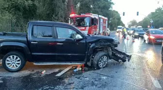 Sarıyer'de Kırmızı Işık İhlaliyle Kaza: 3 Yaralı