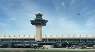 Dulles Havalimanı'nda Yolcu Taşıyan Araç Perona Çarptı: 18 Yaralı