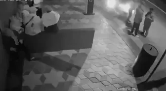 Mamak'ta Otobüs Durağına Dalınan Otomobil 6 Kişiyi Yaraladı