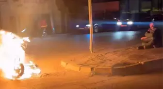Denizli'de Elektrikli Motosiklet Yangını: Sürücü Araç Ateşe Verdi