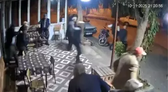 Balıkesir Sındırgı'da 4.9 Büyüklüğünde Deprem: Kahvehane Kamerasında Anlar