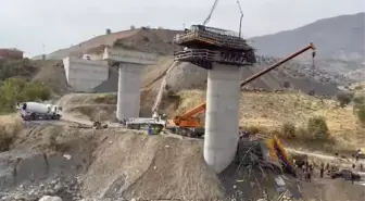 Kulp'ta Viyadük İnşaatında İskele Çöktü: Yaralılar Var