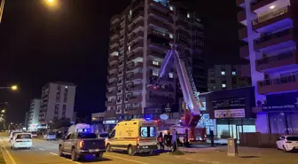 Kahramanmaraş'ta sitenin otoparkında çıkan araç yangınında 18 kişi dumandan etkilendi