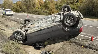 Karabük'te Otomobil Devrildi: 2 Yaralı