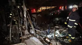 Antalya'daki Kafe Yangınında 5 Yavru Köpek Telef Oldu