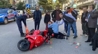 Nazilli'de Motosiklet-Minibüs Çarpışması: 2 Yaralı