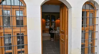 Gaziantep'te Kırılan Tabaklar Sanat Eserine Dönüştürülüyor