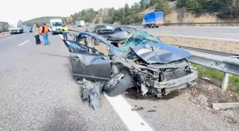 TEM Otoyolu'nda Otomobil ve Kamyon Çarpıştı: 3 Yaralı