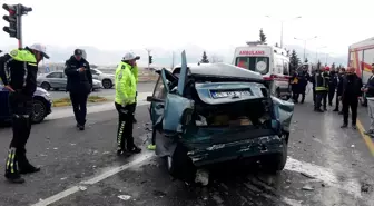 Erzurum'da Freni Boşalan Kamyon Zincirleme Kazaya Neden Oldu