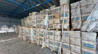 İsrail, Gazze'ye İnsani Yardım Kamyonlarının Girişine İzin Verdi