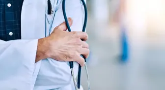 Sağlık Bakanlığı'ndan sosyal medya doktorlarına ayar! Suç duyurusunda bulunulacak