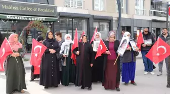 PKK tarafından kaçırılan çocuklar için ailelerin sessiz yürüyüşü