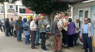 Yarı fiyatına satılıyor! Rakamı duyan koştu, metrelerce kuyruk oluştu