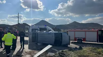 Tavşanlı'da Hafif Ticari Araç Takla Attı, 7 Kişi Yaralandı
