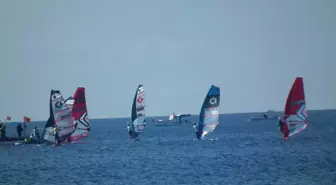 Rüzgar Sörfü Slalom Türkiye Ligi Şampiyonası Finali Foça'da Yapıldı
