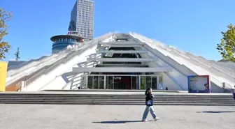 Arnavutluk'ta komünizmin simgesinden cazibe merkezine dönüşen yapı: Tiran Piramidi