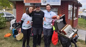 Dünya Turundaki Bisikletçi Müzisyenler Konya'da