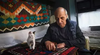 Depremzede Halı Tamircisi Karavanda Yaşıyor