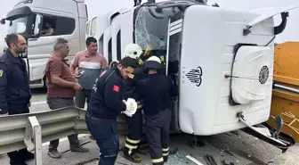 Edirne'de Devrilen Kamyonun Sürücüsü Yaralandı