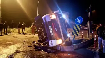 Kars'ta Kamyonet ile Pikap Çarpıştı: 3 Yaralı
