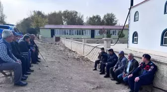 Jandarma, Kırşehir Köylerini Ziyaret Etti